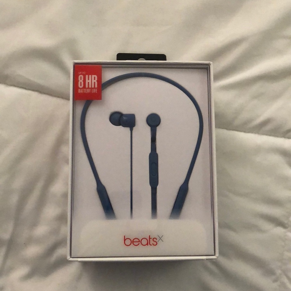 BRAND NEW BEATSx wireless ear buds